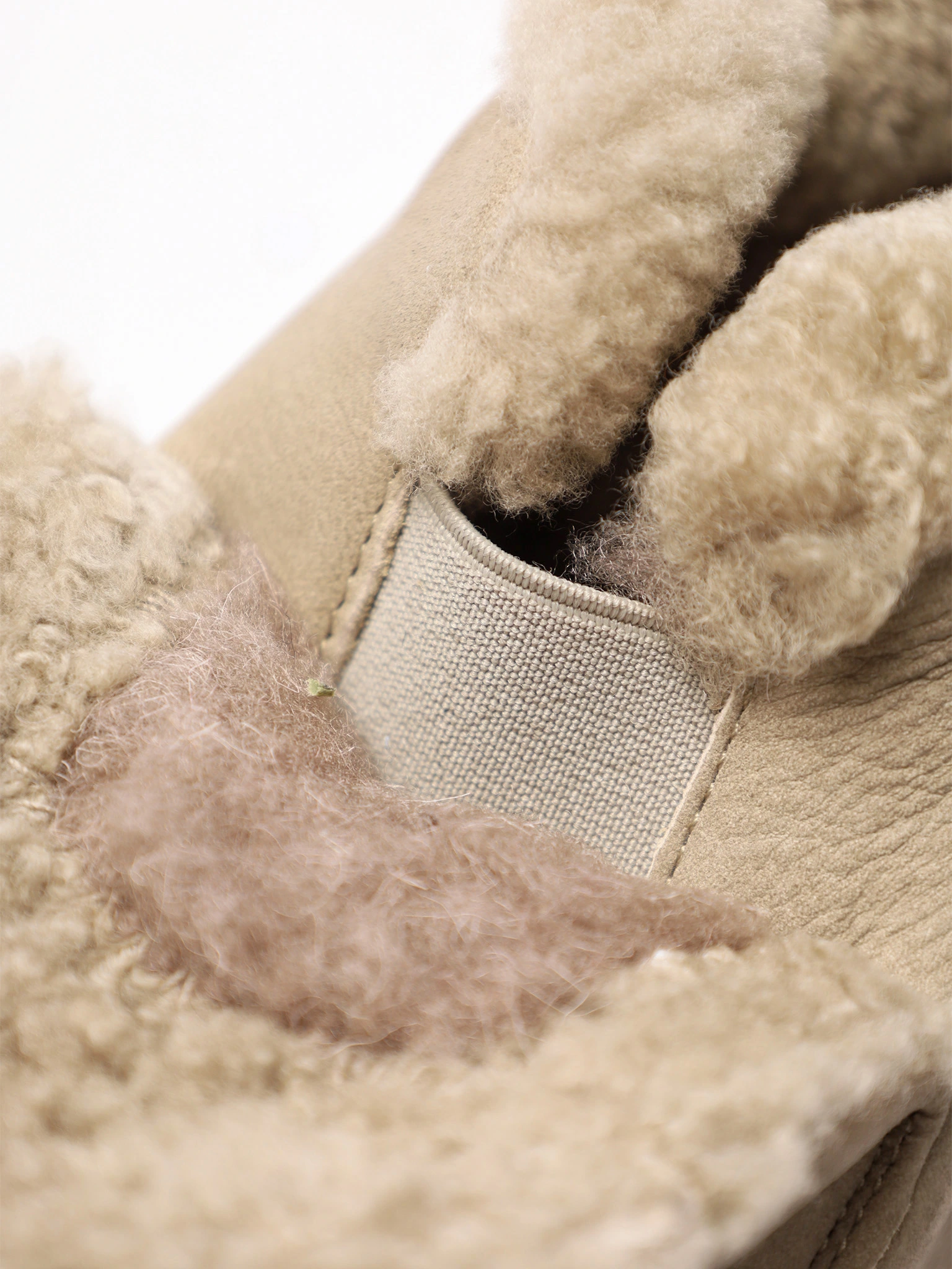 Ботинки цвета хаки на рельефной подошве